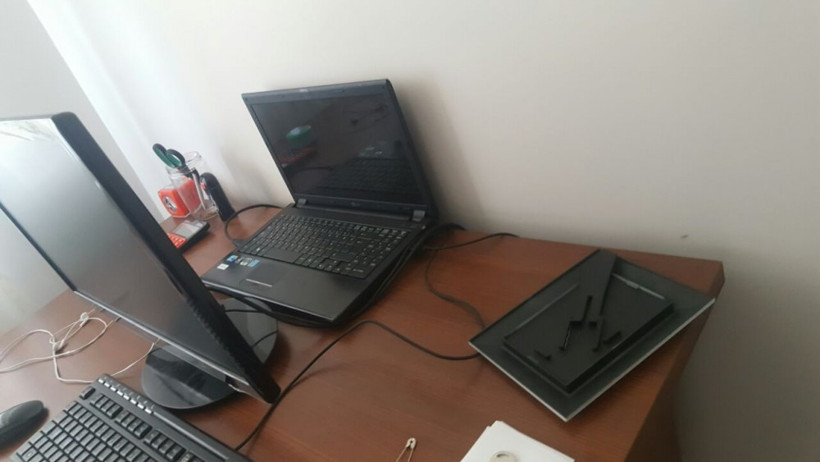 Twitter fenomeni JeansBiri'nin evinden çıkanlara bakın! - Resim: 4