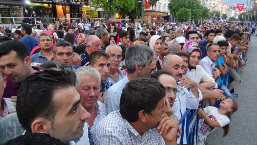 1,5 tonluk künefe 20 dakikada  bitti - Resim: 2