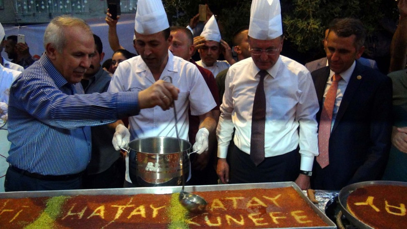 1,5 tonluk künefe 20 dakikada  bitti - Resim: 4