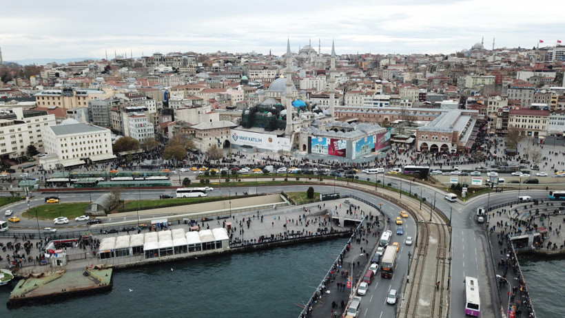 Milli Piyango bileti kuyruğunda izdiham  - Resim: 2