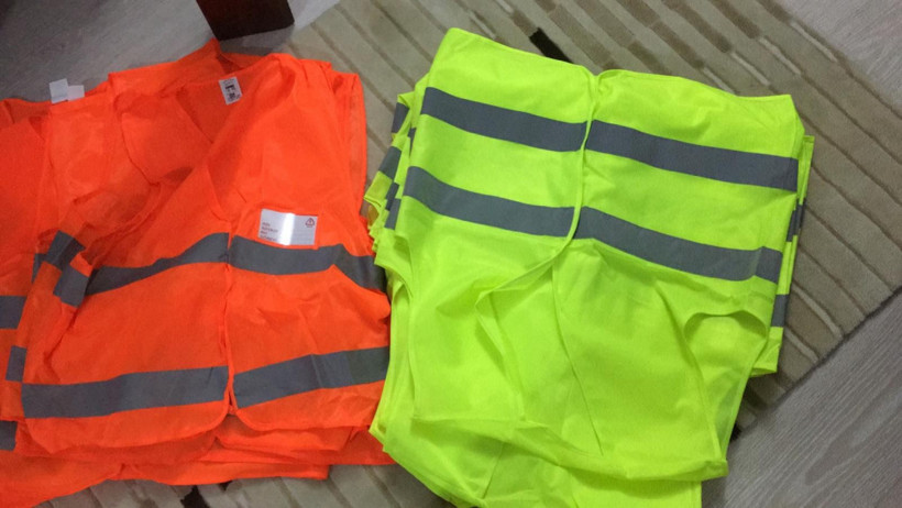 Gaybubet evlerinden sarı ve turuncu yelek çıktı - Resim: 1