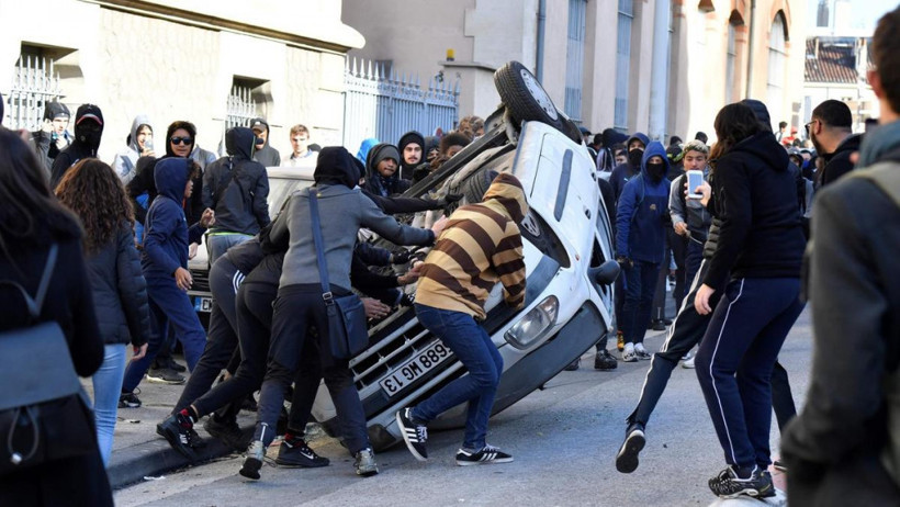 Fransa'da 700 den fazla liseli gözaltına alındı - Resim: 3