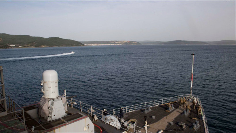 ABD askerleri Çanakkale'den geçerken dürbünle orayı izledi  - Resim: 4