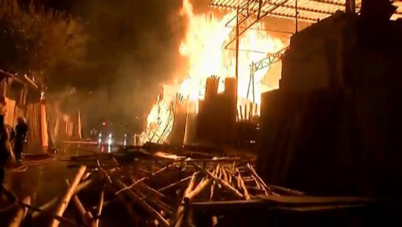 Oduncu Pazarı'nda yangın! - Resim: 1