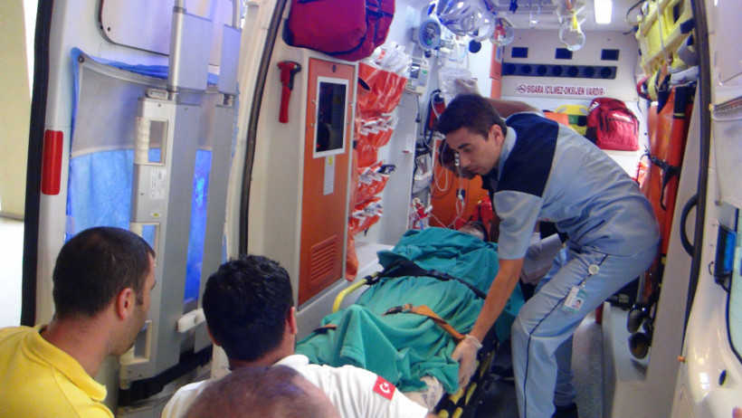 Çamaşır makinesine elini sokan gencin kolu koptu - Resim: 1