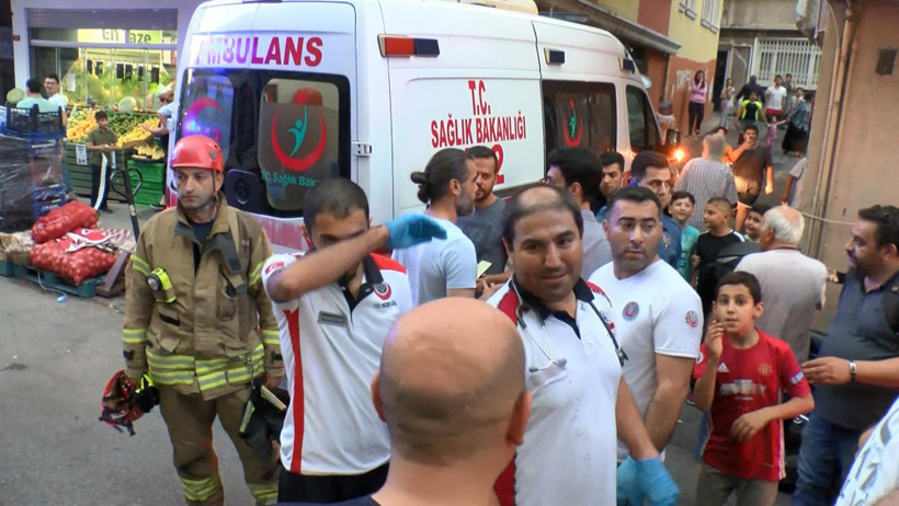 Çarşafla kaçmaya çalışan kadınlar yere çakıldı - Resim: 2