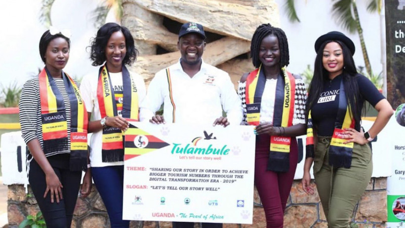 Uganda’da seksi ve kıvrımlı kadın rezaleti Turizm Bakanı değil sanki fuhuş bakanı - Resim: 2