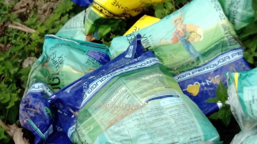 Mudurnu Çayı kenarına atılan kimyasal madde çuvalları tedirgin etti - Resim: 3