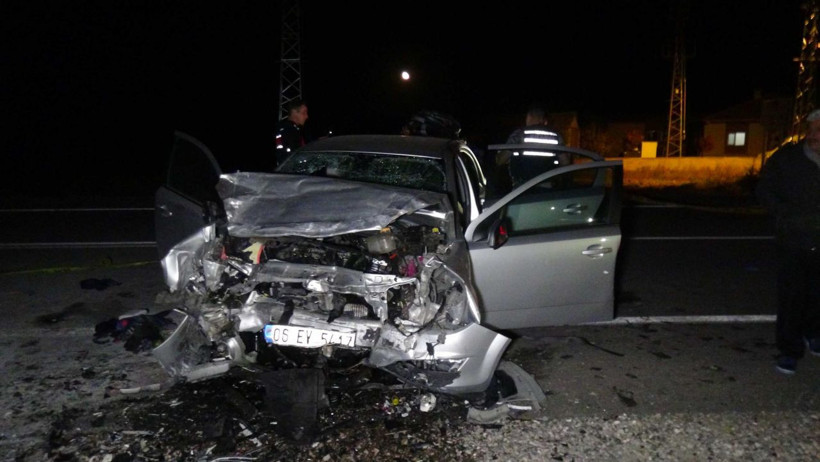 Nevşehir'de otomobiller kafa kafaya çarpıştı 3 ölü 2 yaralı - Resim: 3
