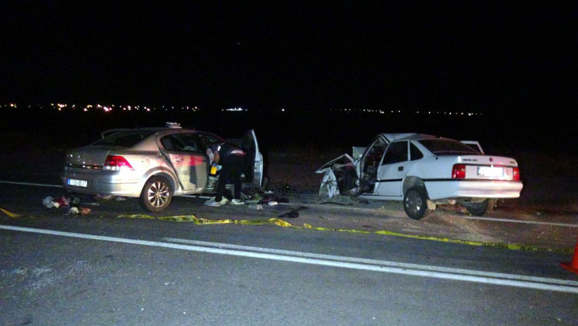 Nevşehir'de otomobiller kafa kafaya çarpıştı 3 ölü 2 yaralı - Resim: 4