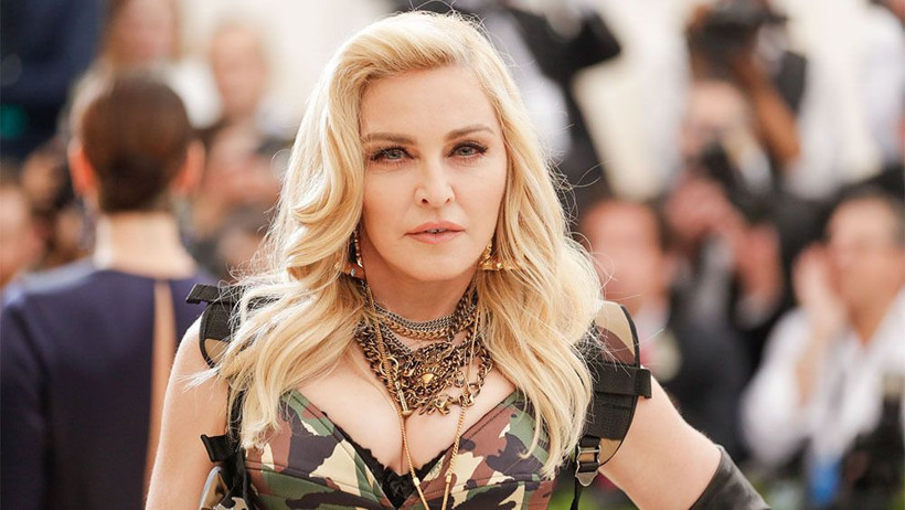 Madonna Dennis Rodman'a onu hamile bırakması için 20 milyon dolar teklif ettiğini iddia etti - Resim: 1