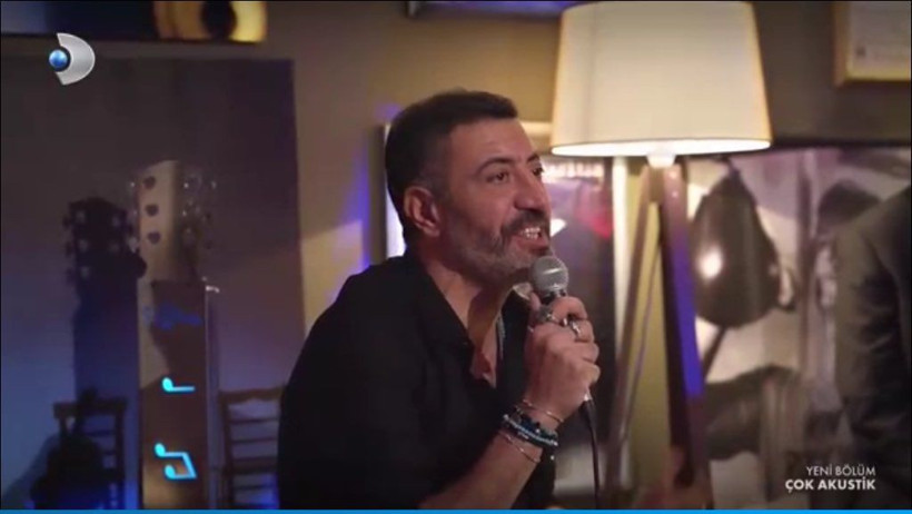 Hakan Altun Kanal D Çok Akustiğe konuk oldu! Sosyal medya adeta yıkıldı - Resim: 3