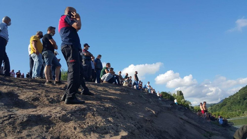 Zonguldak'ta küçük çocuk derede kayboldu haberi duyan dedesi kalp krizi geçirdi - Resim: 2