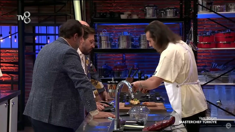 MasterChef Türkiye'de Mehmet Yalçınkaya'yı Barbaros çıldırttı 'Vurayım mı?' - Resim: 2
