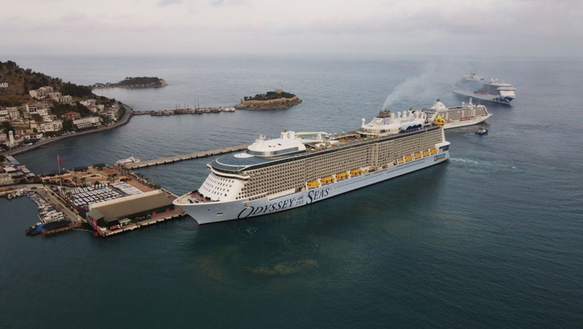 Türkiye'ye bir dev geldi! 4 bin 281 yolcusu var içinde yok yok - Resim: 3