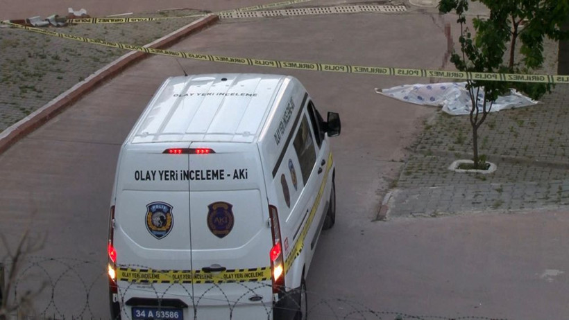 Esenyurt’ta lüks sitede akılalmaz ölüm! Panik halinde kaçıştılar - Resim: 1