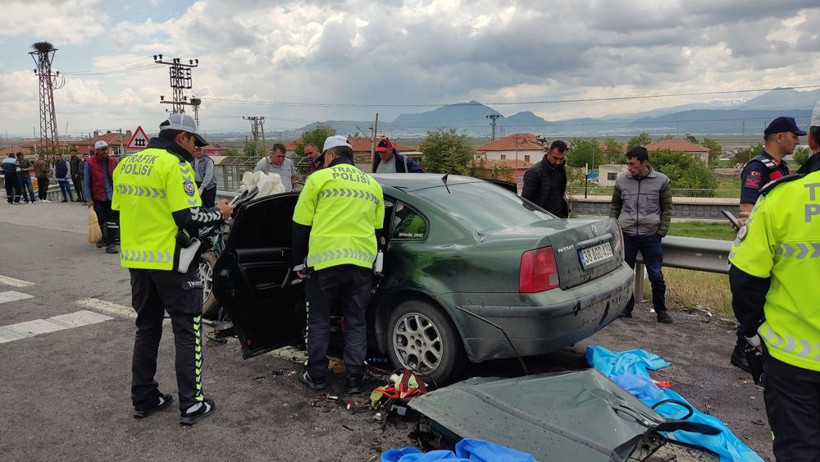 Kamyona arkadan çarptı! Katliam gibi kaza 4 kişi hayatını kaybetti - Resim: 4