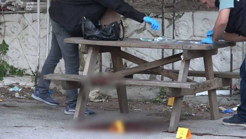 Bursa'da site içinde kan donduran olay! Sesi duyan telefona sarıldı peş peşe ateşledi - Resim: 2