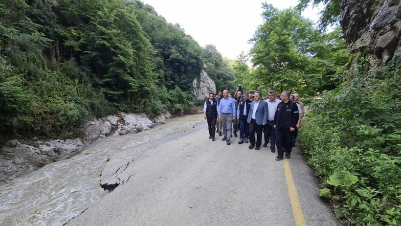 Bakan Soylu sel bölgesinde engelleri aşıp vatandaşların sorunlarını dinledi - Resim: 2