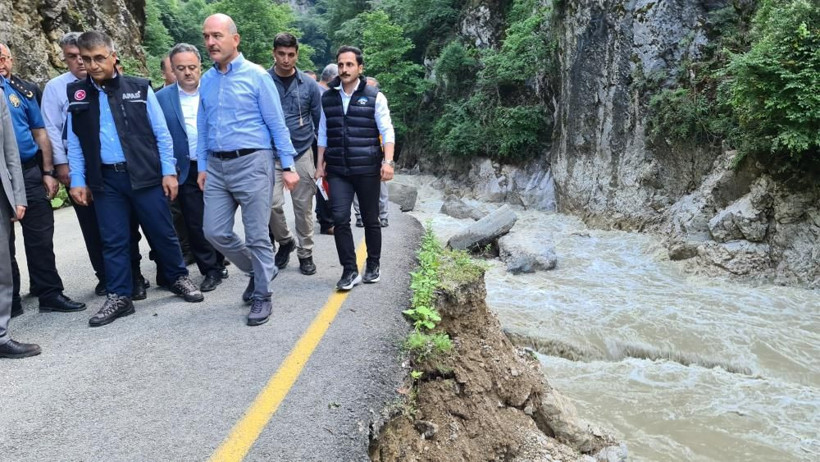 Bakan Soylu sel bölgesinde engelleri aşıp vatandaşların sorunlarını dinledi - Resim: 3