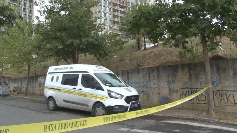 Pendik'te işçiler fark etti! Korkunç manzara ağaçta bulundu - Resim: 3