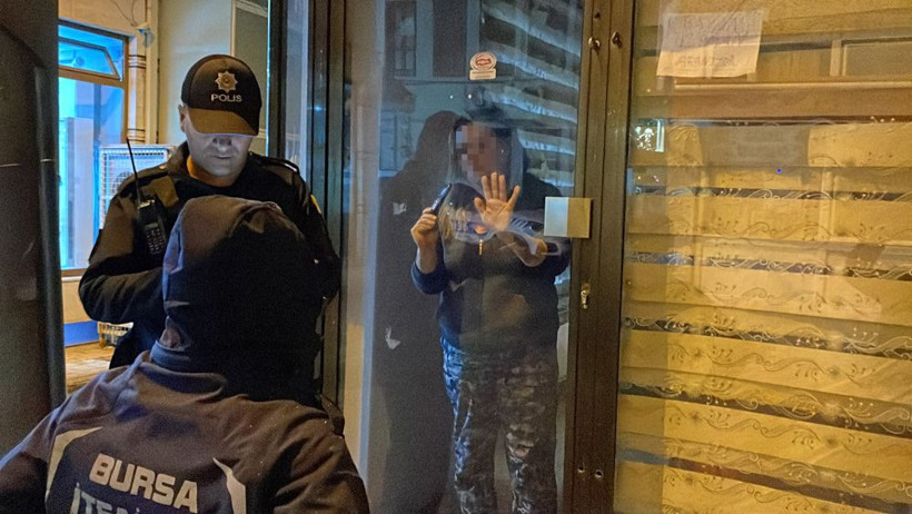 "Nefes alamıyorum" diye bağırarak ağladı! Bursa'da bir kadını çay ocağına kilitlediler - Resim: 4