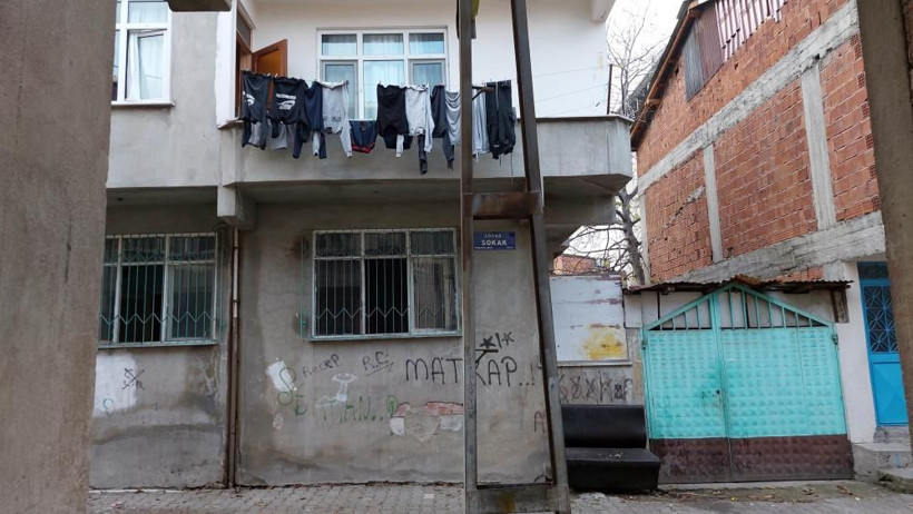 Çocuk balkondan düştü olayı gören anne de düştü! İkisi de hastanelik oldu - Resim: 4