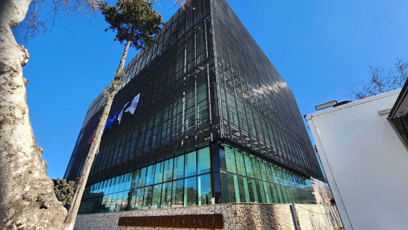 Adıyaman’ın akıllı binasının tek bir camı bile kırılmadı - Resim: 1