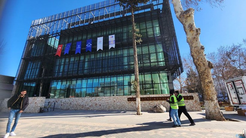 Adıyaman’ın akıllı binasının tek bir camı bile kırılmadı - Resim: 3