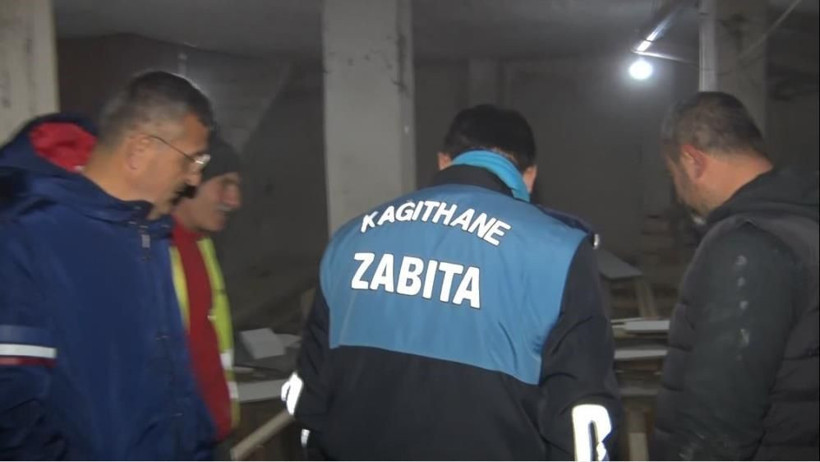 İstanbul'da akılalmaz olay! Aylarca gizlice kazdı, zemine 1.5 metrelik kaçak kat indi! - Resim: 2