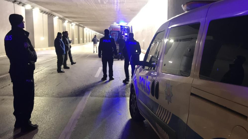 Köprüden tünele düşen yaşlı adam feci şekilde hayatını kaybetti! - Resim: 1