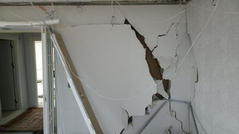 Fay hattı üzerine yapılan milyonluk eve bakın! Kağıt gibi dağıldı - Resim: 3