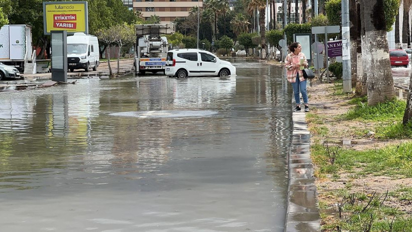 Deprem sonrasında da böyle oldu! İskenderun'da deniz taştı görüntüler korkuttu - Resim: 4