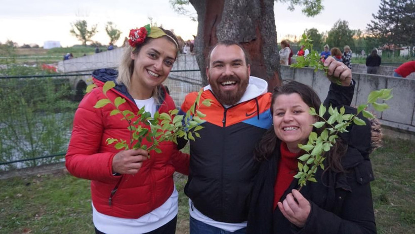 Sabahın ilk ışıklarında nehir kenarına akın ettiler! Kakava kutlamalarından renkli görüntüler - Resim: 2