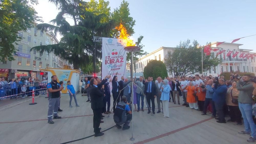 Kiraz Festivali'nde tarihi kortej: On binler caddeyi doldurdu - Resim: 3