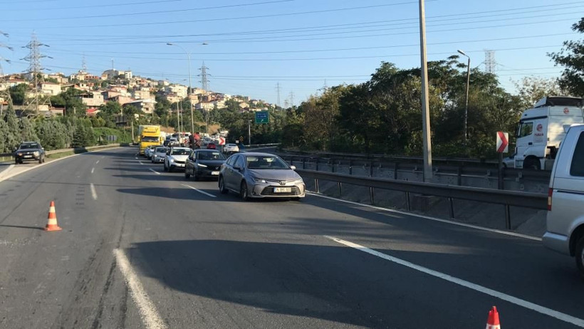 TEM'de korkunç kaza: Hız göstergesi 140'a takılı kalan otomobil dehşet saçtı! - Resim: 3