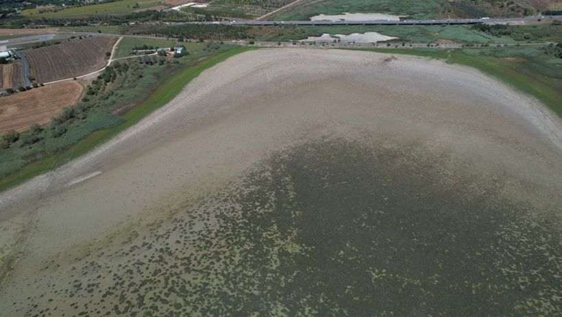 Korkutan görüntü! Su seviyesi yüzde 18'e geriledi durum vahim - Resim: 1