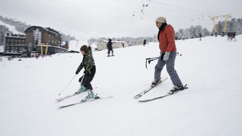 Uludağ'da izdiham! Adım atacak yer kalmadı, metrelerce kuyruk oluştu - Resim: 4