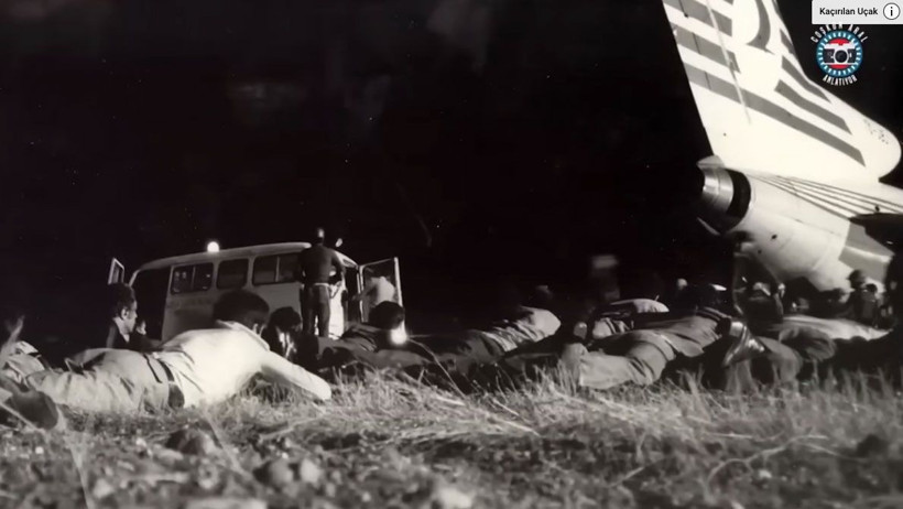 Ankara'da bit pazarından gerçek F-104 savaş uçağı aldı bahçesine koydu - Resim: 2