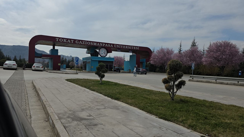 Tokat Gaziosmanpaşa Üniversitesi’nde cuma namazına giden sekretere soruşturma! - Resim: 1