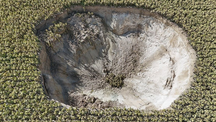 Konya'da tedirgin eden görüntü! 6 metre derinliğinde, 25 metre çapında... - Resim: 1