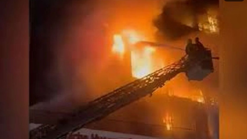 Irak'ta korku dolu anlar! AVM'de çıkan yangın felekete dönüştü: 70 can kaybı - Resim: 3