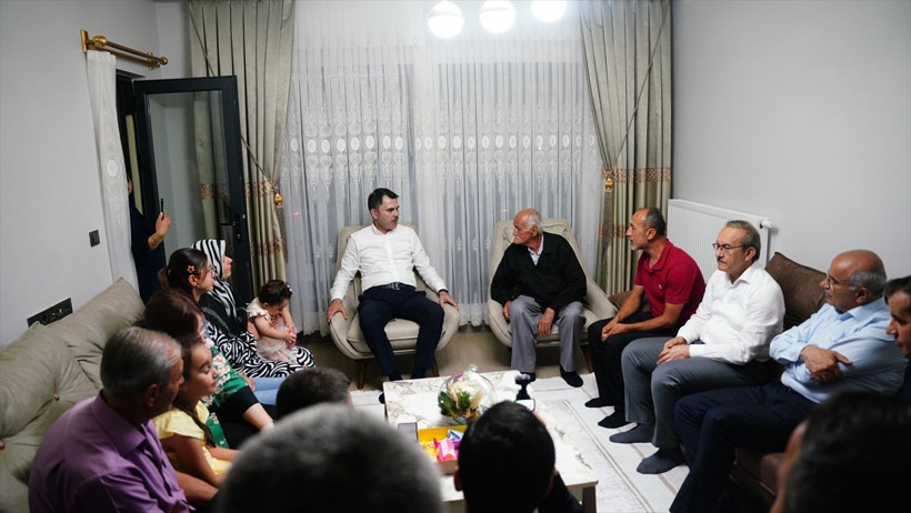 Bakan Kurum’dan depremzede aileye ziyaret - Resim: 2