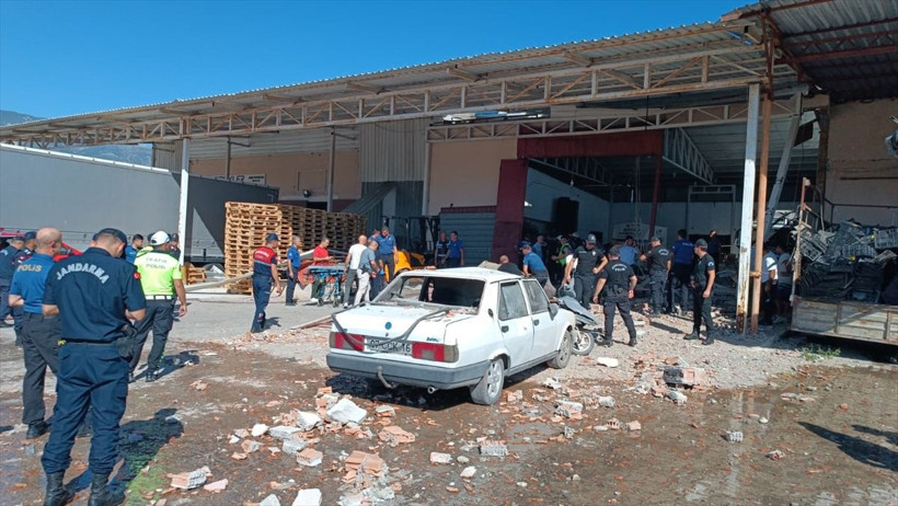Antalya'da toptancı halinde patlama! Ölü ve yaralılar var - Resim: 4