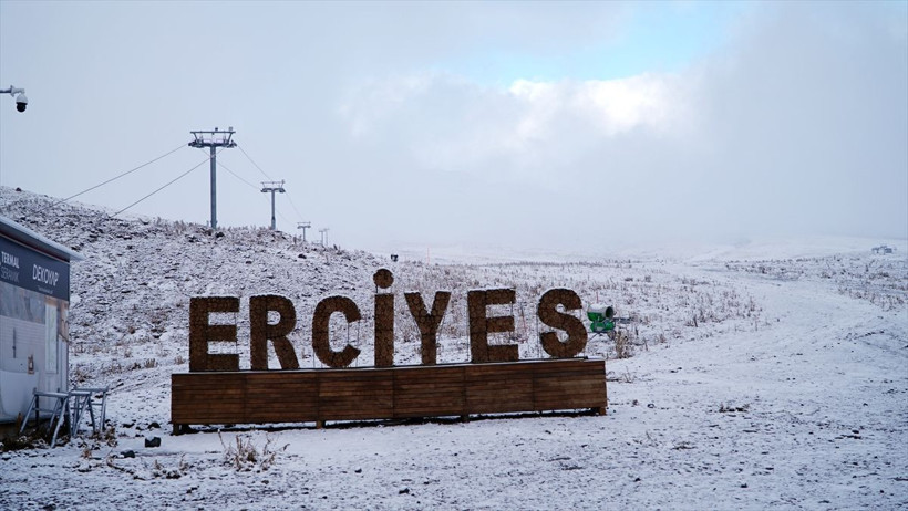 Kış turizminin merkezi! İç Anadolu'nun zirvesi Erciyes Dağı'na kar yağdı - Resim: 2