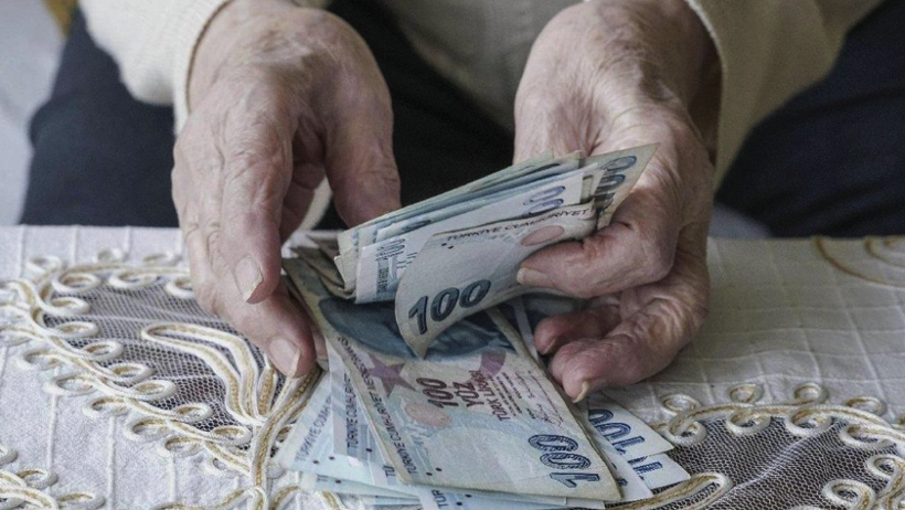 En düşük emekli maaşı ne kadar olacak? Yılbaşına sayılı günler kala öne çıkan rakam... - Resim: 2