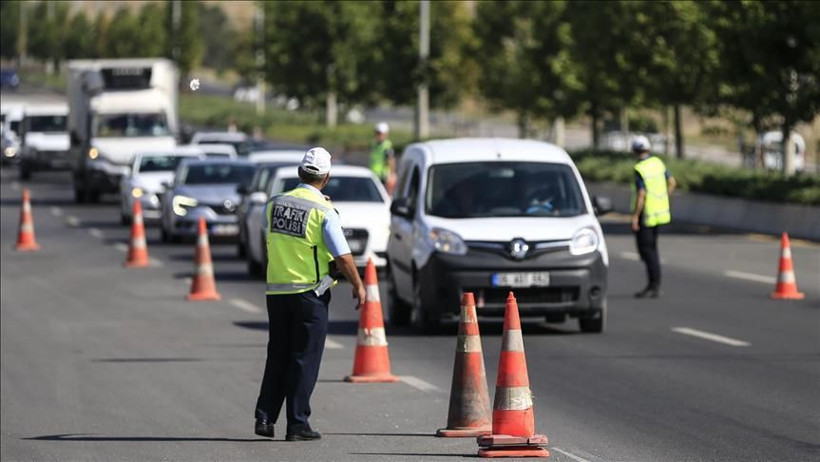 Trafikte araçtan inenlere verilen 180 bin TL ceza AYM gündeminde: İptal mi olacak? - Resim: 1