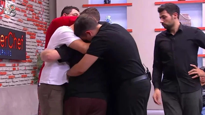 MasterChef Türkiye'de herkesi şaşırtan veda! Yarışmacılar gözyaşlarına boğuldu - Resim: 10
