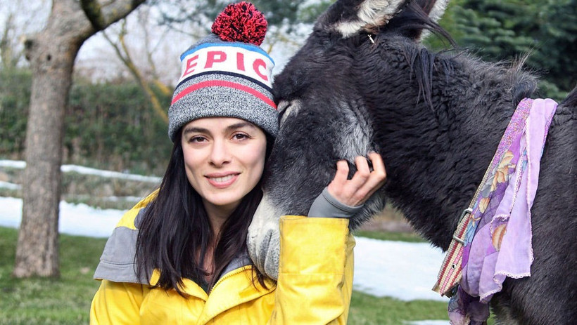 Özge Özpirinçci 2 kediden sonra eşek sahiplendi - Resim: 2