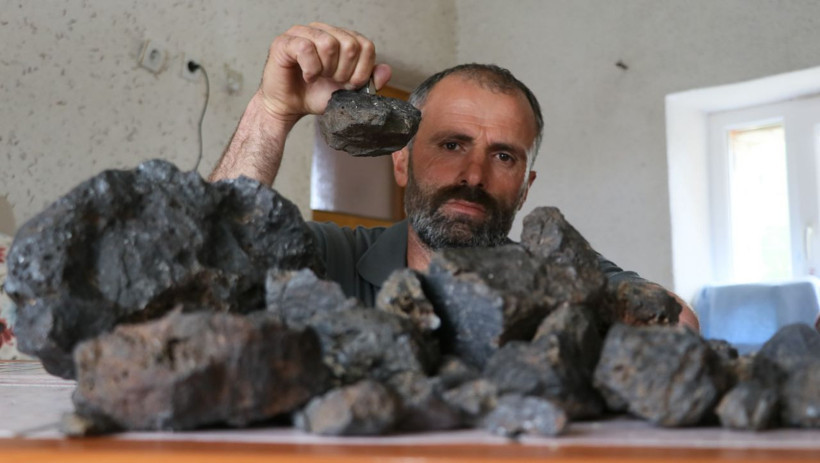 Aksaray'da dağda adaçayı ve kekik toplayan adam göktaşı buldu - Resim: 1